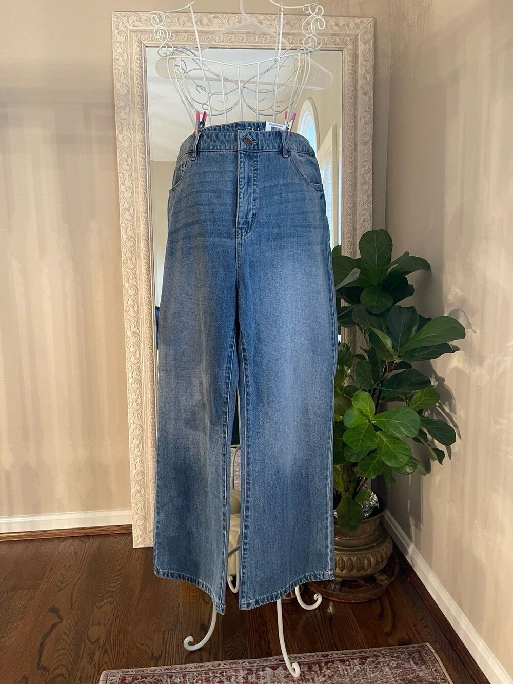 Wide leg cropped jeans